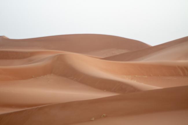 Circuit désert Erg Chegaga au départ de Marrakech : circuits désert, Erg Chegaga, désert marocain, dunes d’Erg Chegaga, culture nomade bivouac confortable, bivouac luxe, vallé