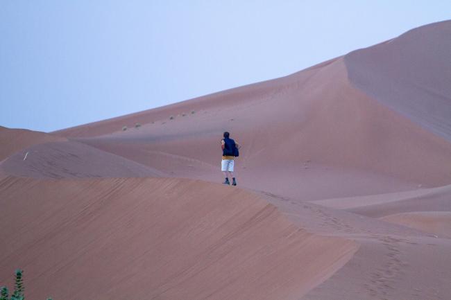 Circuit désert Erg Chegaga au départ d’Agadir : circuits désert, Erg Chegaga, désert marocain, départ de Agadir, dunes de l’Erg Chegaga, bivouac confort, bivouac luxe, cul
