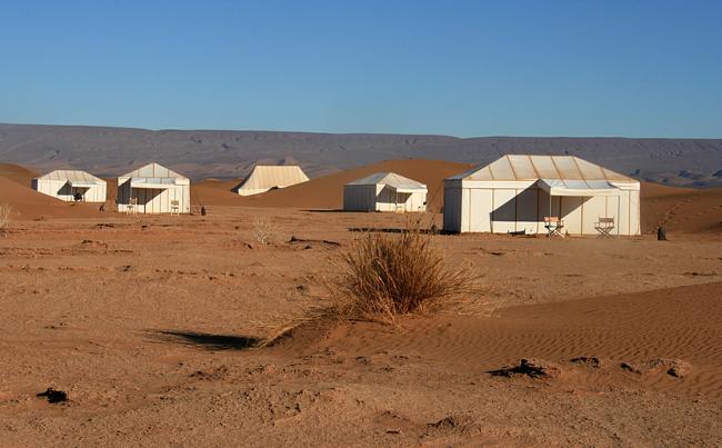 Bivouac de luxe a  Erg chegaga : bivouac de luxe dans desert, bivouac luxe chegaga, bivouac luxe erg chegaga, bivouac luxe dune chegaga, bivouac luxe desert, bivouac luxe mhamid
